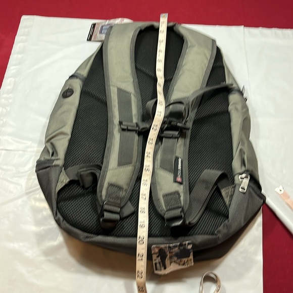 Swisstech GRAY TOBEL multi pockets Backpack bottom shoe pocket heavy duty strong - Picture 12 of 14